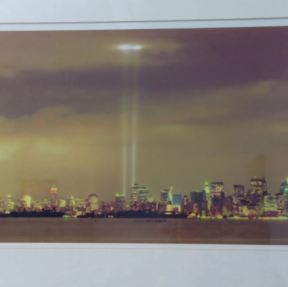 SOLD-3/$10 ⭐ NYC New York City 9/11 Memorial We Will Never Forget Framed Picture - Picture 2 of 12